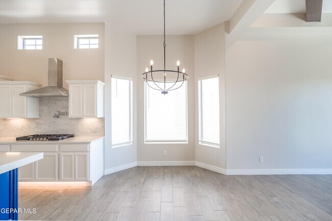 Building Photo - 13368 Emerald Glass Dr