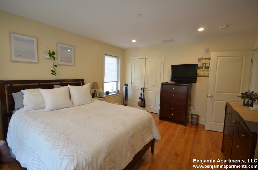 Building Photo - 143 Tremont St