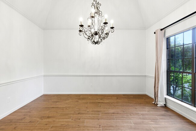 Building Photo - 5626 Spring Lodge Dr