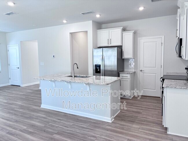 Building Photo - 866 McKenzie Pk Ter