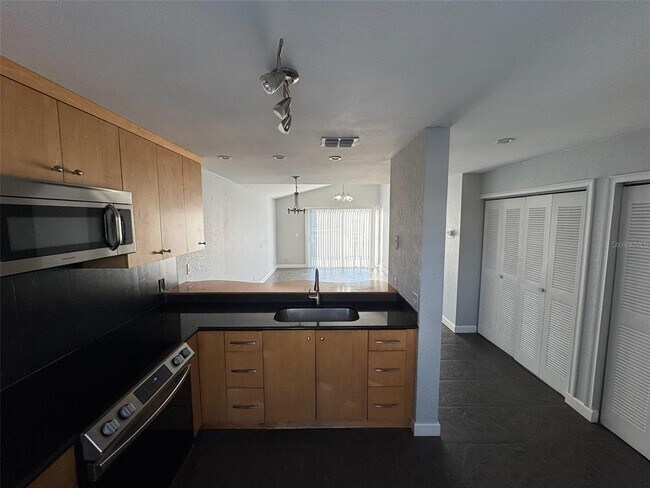 Building Photo - 2568 Woodgate Blvd