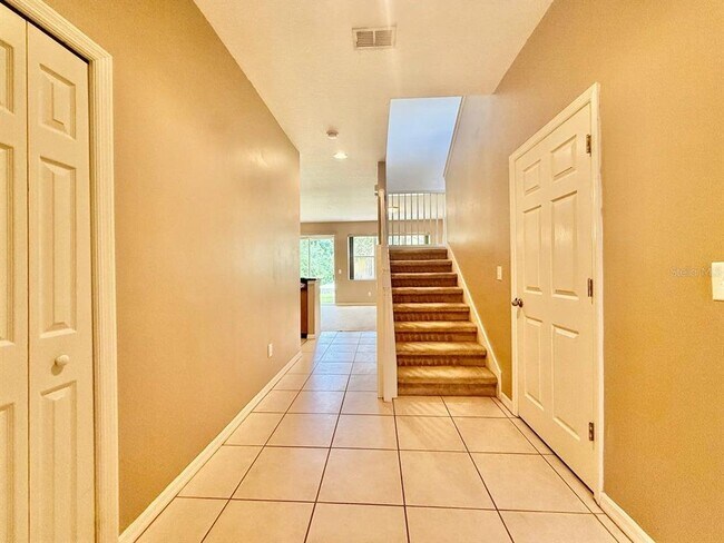 Building Photo - 8173 Stone View Dr