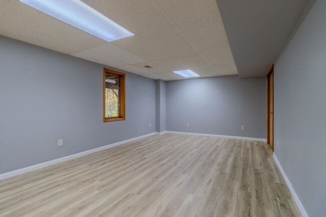 Building Photo - Bright, Beautiful, and Effortlessly Move-In Ready