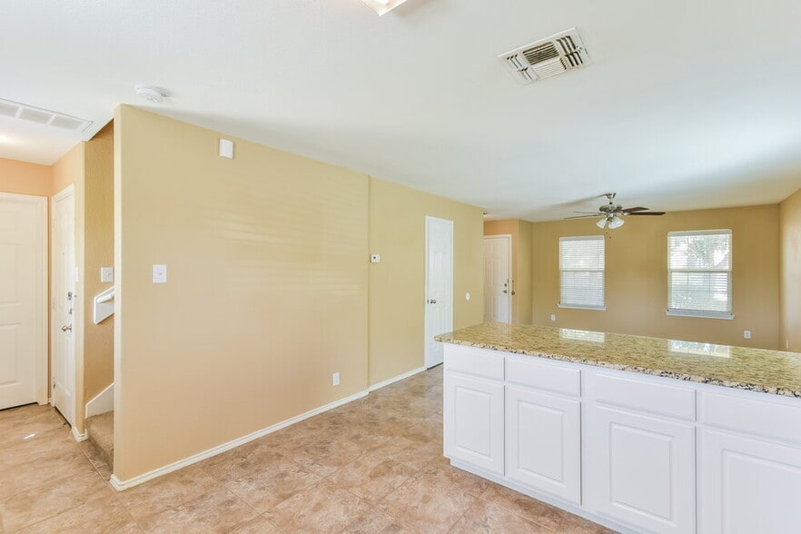 Building Photo - 5523 Red Canyon