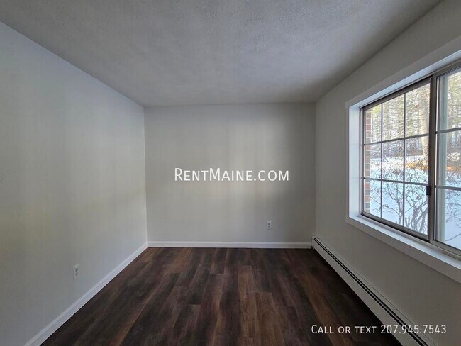 Building Photo - 20 Tall Pines Dr