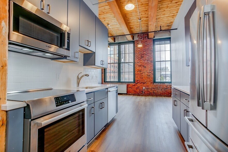 Building Photo - 63 Melcher St