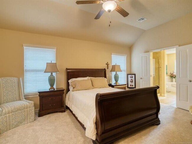 Building Photo - 10724 Masters Cir