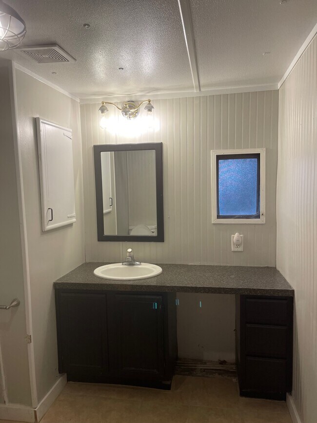 Building Photo - 2315 Geri Ann Ln