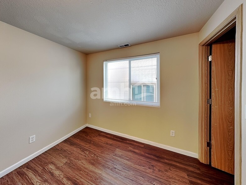 Building Photo - 37828 Hamilton Ridge Dr