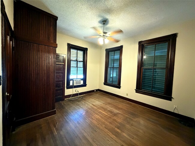 Building Photo - 3716 Avenue K