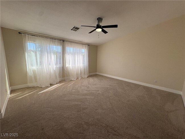 Building Photo - 2647 Hourglass Dr