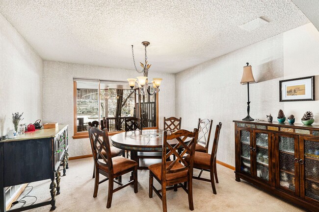 Building Photo - Beautiful 5 Bedroom 4 Bath Littleton Single Family Home!