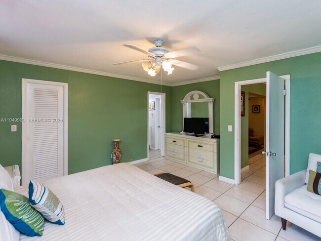 Building Photo - 5524 Garfield St