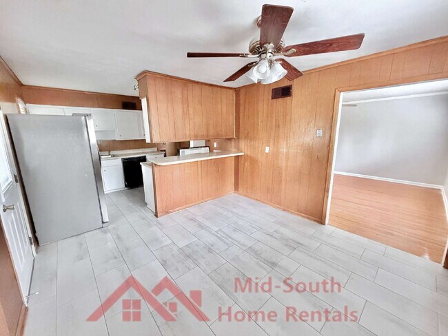 Building Photo - 3831 Hermitage Dr