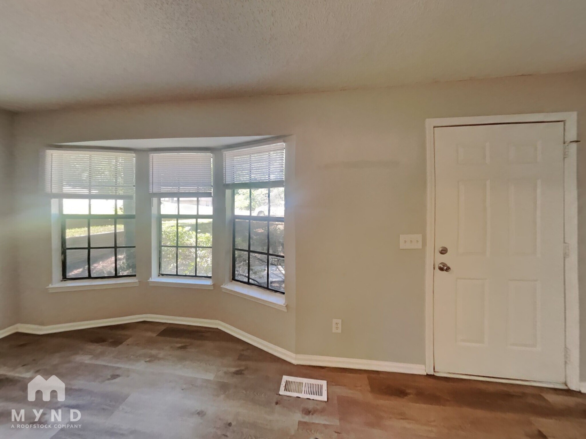 Building Photo - 5845 Cheryl Dr
