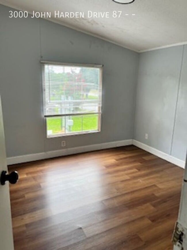 Building Photo - 3000 John Harden Dr