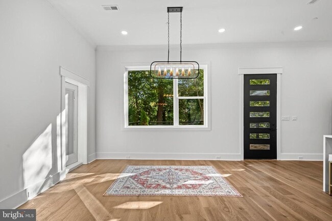 Building Photo - 811 Sligo Creek Pkwy