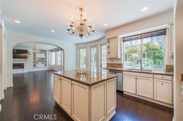 Building Photo - 6535 Park Royal Cir