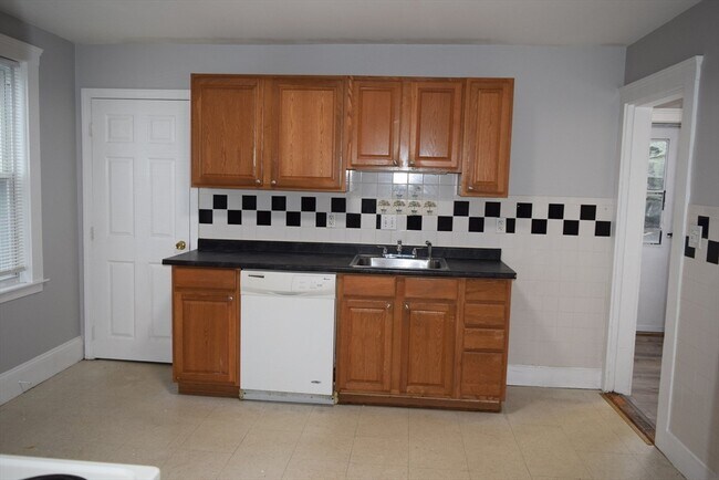 Building Photo - 12 Arthur Ave