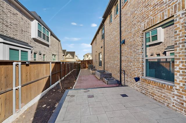 Building Photo - 769 Meandering Ln