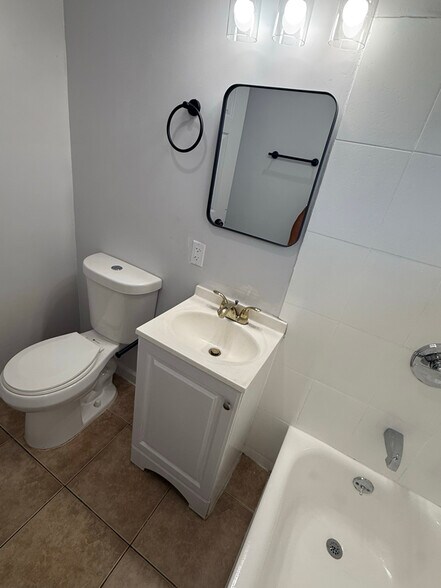 Building Photo - 1060 W 117th St