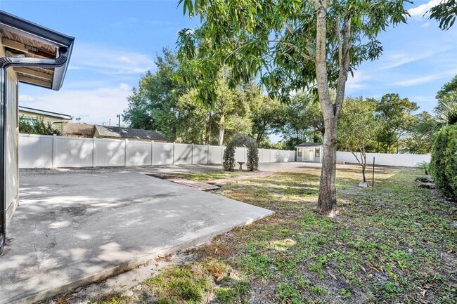 Building Photo - 1027 N Hampton Ave