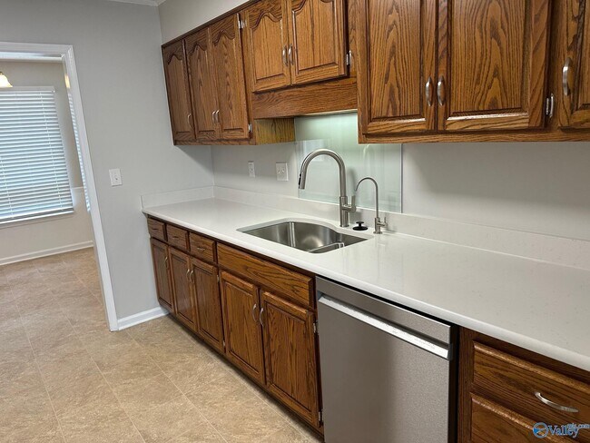 Building Photo - 101 Springfield Ln