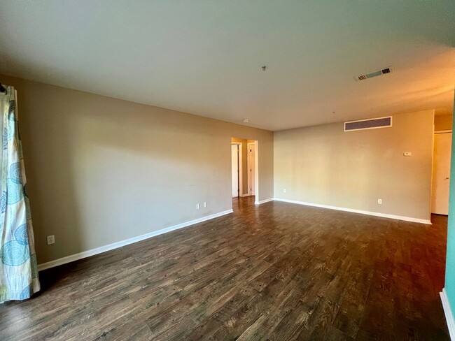 Building Photo - Condo for Rent in New Castle