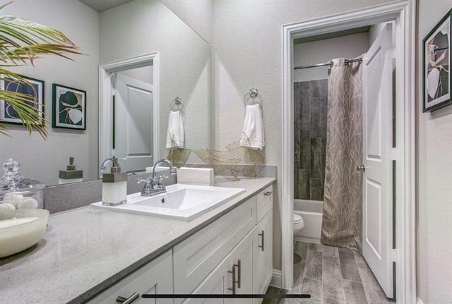 Building Photo - 4432 Thalia Wy