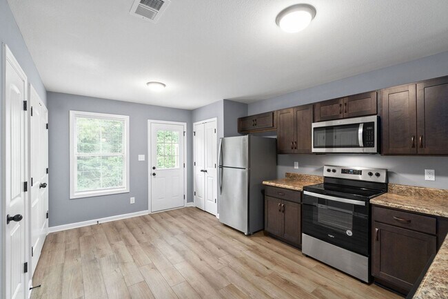 Building Photo - 288 Smithson Ln