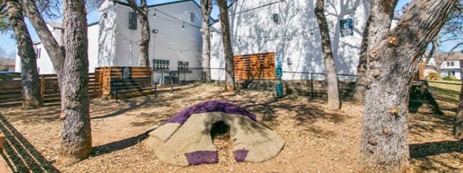 Building Photo - 3506 Menchaca Rd