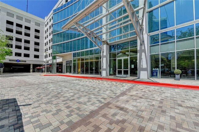 Building Photo - 3324 Peachtree Rd