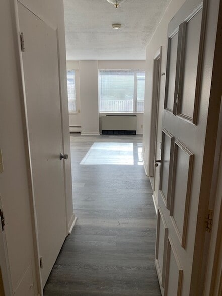 Building Photo - 10 Hammond Pond Pky