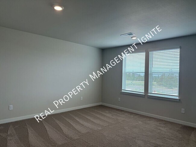 Building Photo - 21237 SE Pelee Dr