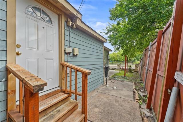 Building Photo - 709 S Munger Blvd