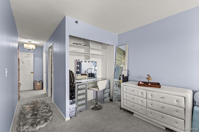 Building Photo - 5000 Town Center Dr