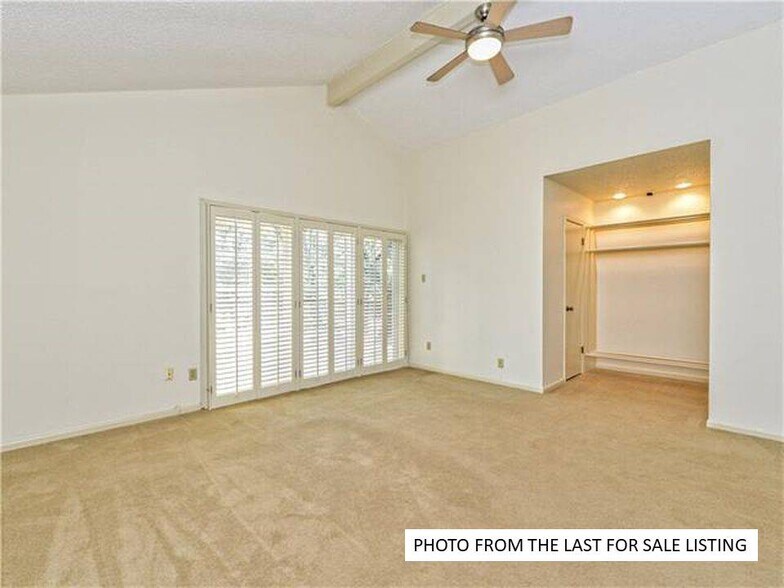 Building Photo - 12404 Deer Track