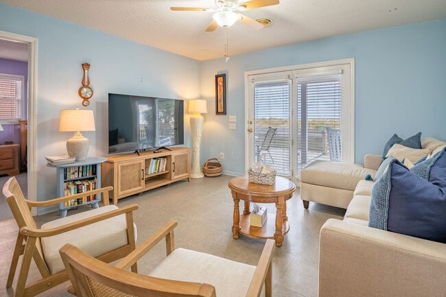 Building Photo - FURNISHED OFF-SEASON MONTHLY RENTAL-STARTI...