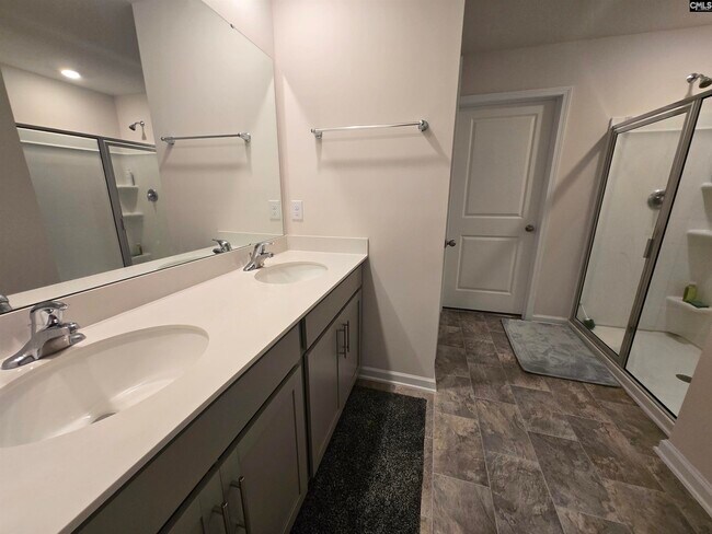 Building Photo - 116 Woodmere Dr