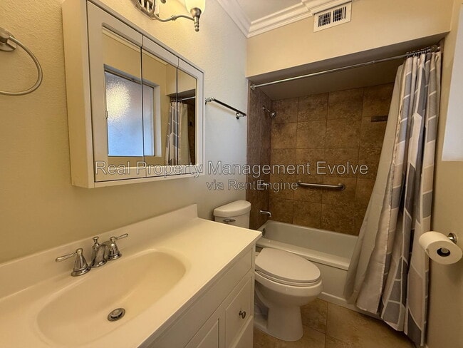Building Photo - 12076 N Pebble Beach Dr