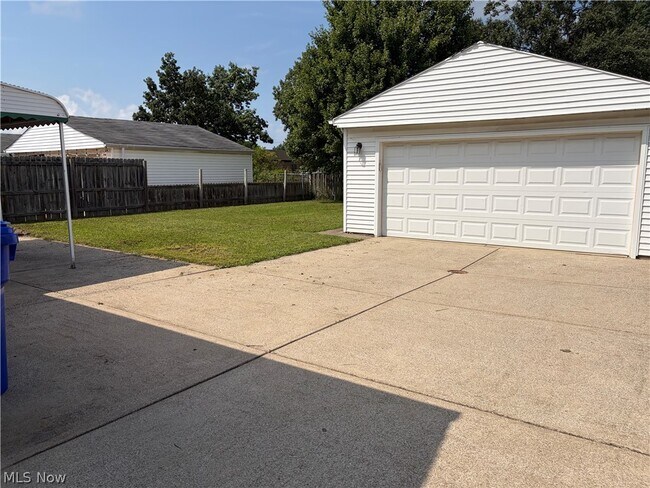 Building Photo - 14316 Parkman Blvd