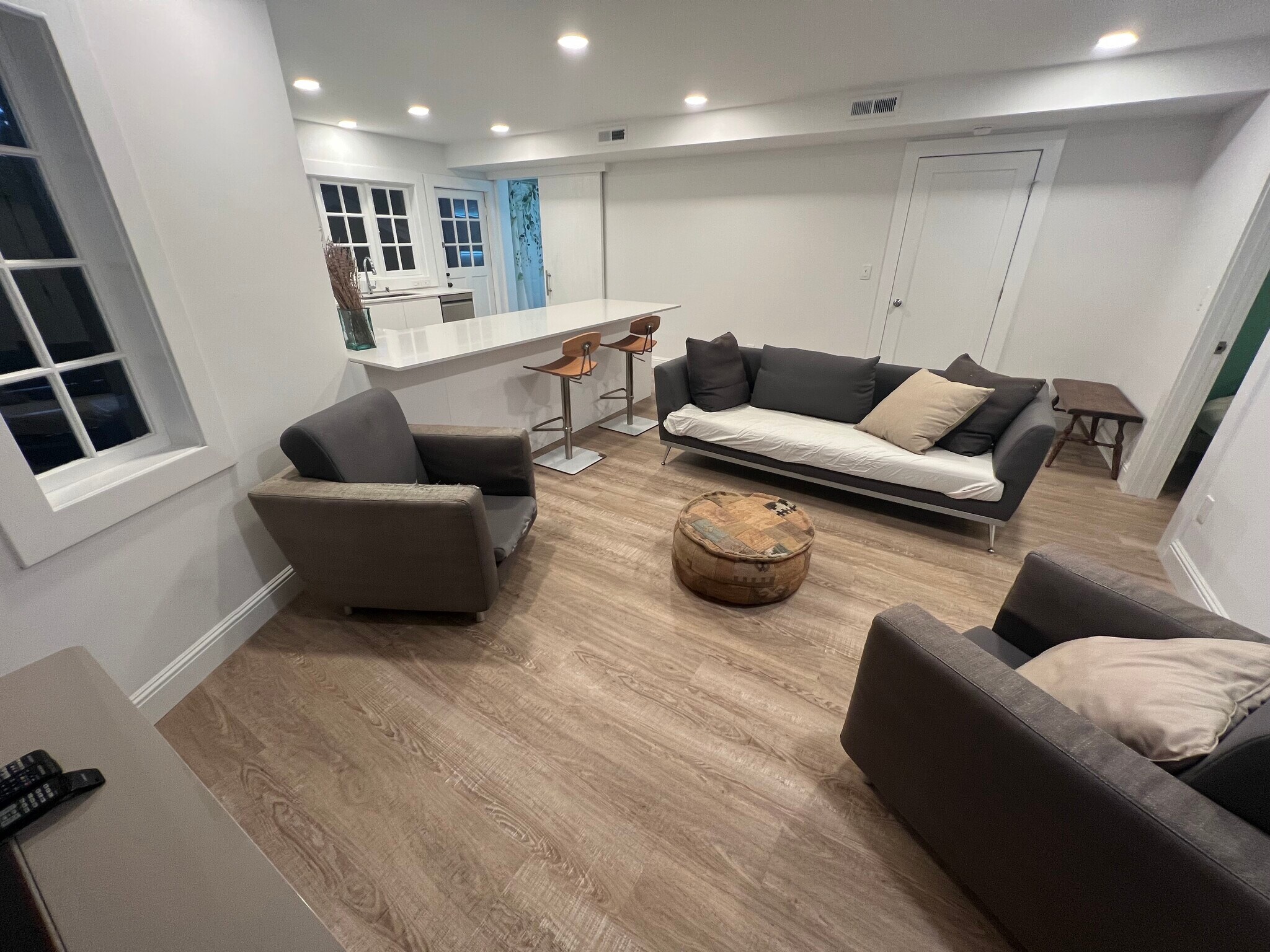 living room, W/0 furniture now - 34 Oak Ridge Rd