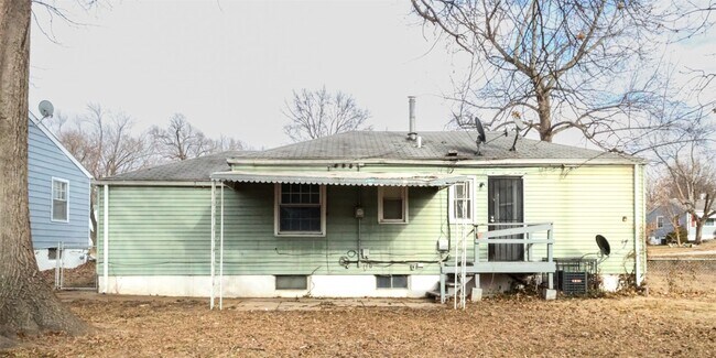 Building Photo - 10131 Cabot Dr