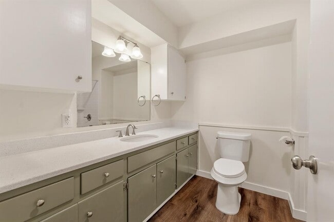 Building Photo - 2507 Biggs Dr