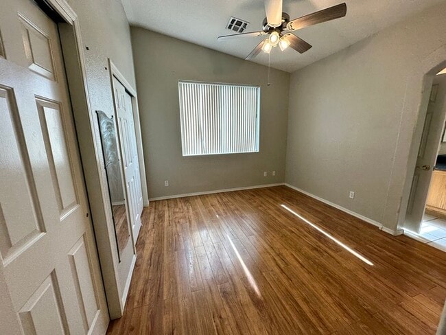 Building Photo - Charming Home
