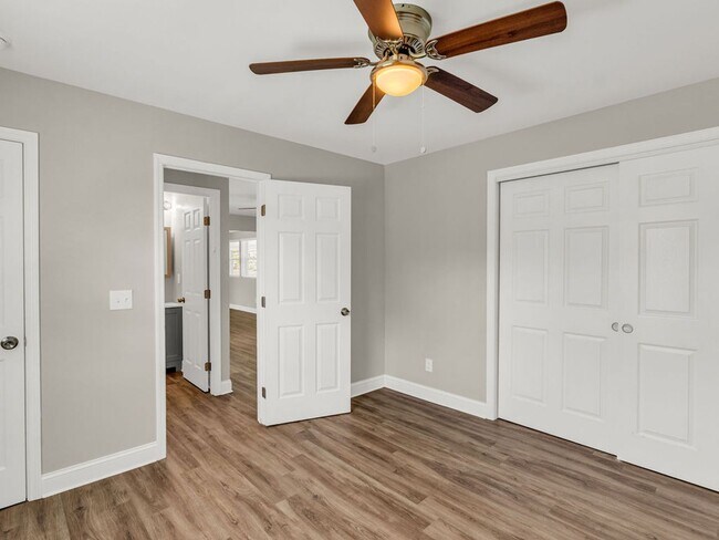 Building Photo - Oak Ridge 37830 - 3 bedroom 2 bath duplex ...