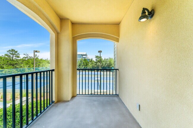 Building Photo - 1732 W County Hwy 30A