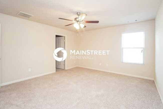 Building Photo - 4 Bedroom Pet-Friendly Home in Covington, ...