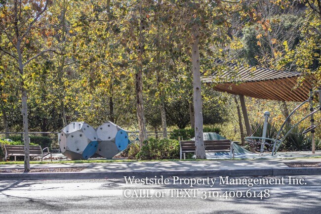 Building Photo - 12655 Bluff Creek Dr
