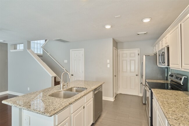 Building Photo - 39 N Walden Elms Cir